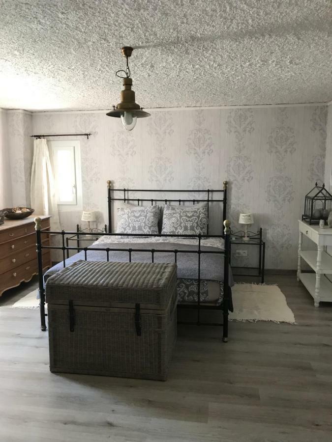 ヴァロンソル Les Secrets Du Mistral Bed & Breakfast エクステリア 写真
